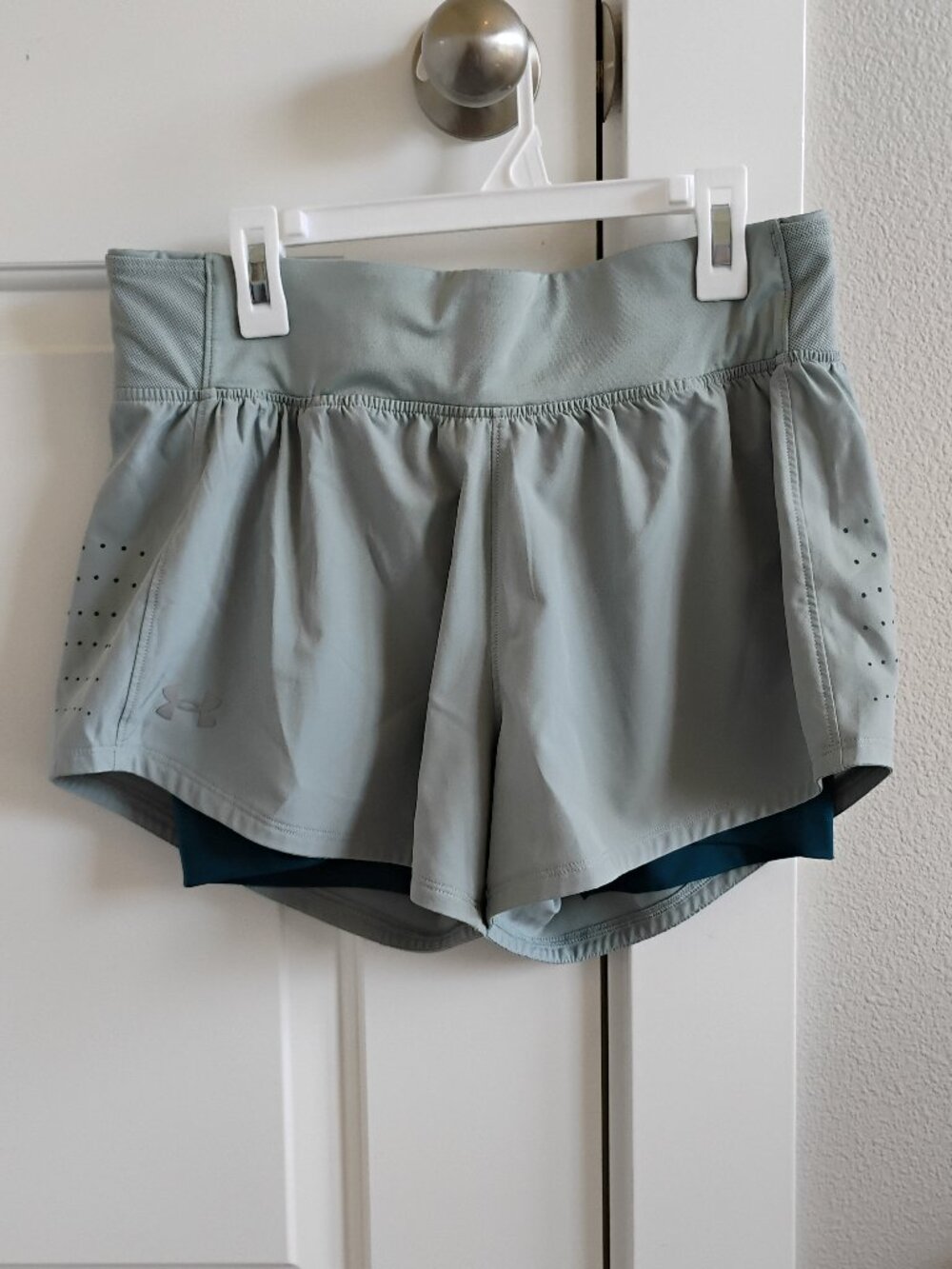 Under Armour Women's 2-in-1 Shorts Light Green Teal Size M